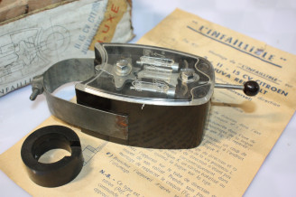COMMODO DE CLIGNOTANT "L'INFAILLIBLE" ACCESSOIRE D'EPOQUE...2CV TRACTION JUVA
