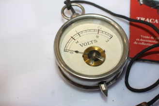CONTROLEUR DE VOLTAGE...OUTILLAGE DIVERS