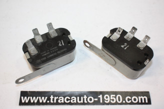 LOT DE 2 CENTRALES CLIGNOTANTES 6V CARTIER 2L 30/36W 3 BORNES...AUTOS DIVERS