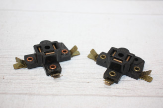 PAIRE DE CONNECTEURS PORTES AMPOULES SEV MARCHAL CODE EUROPEEN...AUTOS DIVERS