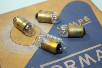 LOT DE 4 AMPOULES TEMOINS 6V 0.23A BA9S NORMA 1505...AUTOS MOTOS ANCIENNES
