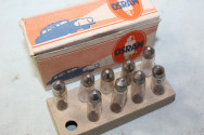 BOITE DE 9 AMPOULES NAVETTES 6V 5W L/42 OSRAM...AUTOS MOTOS ANCIENNES