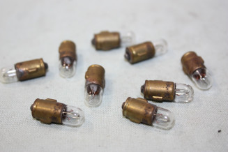 9 LAMPES TEMOINS 24V 3W BA7 S NORMA...CAMIONS TRACTEURS ANCIENS