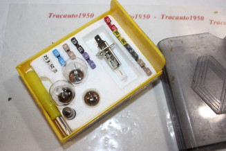 COFFRET D'AMPOULES DE RECHANGE IODE H1 RENAULT 7701106627 12V...RE...