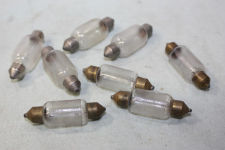 8 LAMPES NAVETTES 12V 15W 42X13mm...AUTOS ANCIENNES DIVERS