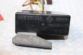 RELAIS D'ESSUIE GLACE 12V SWF IGE 601128 / 601099...MERCEDES