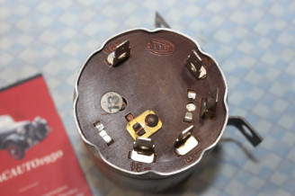 RELAIS CLIGNOTANT 12V HELLA 4NH 001812001 5 BORNES...AUTOS DIVERS
