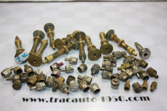 GROS LOT DE VALVES ET BOUCHONS POUR PNEUS ANCIENS...AUTOS CAMIONS ANCIENS