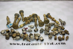 GROS LOT DE VALVES ET BOUCHONS POUR PNEUS ANCIENS...AUTOS CAMIONS ANCIENS