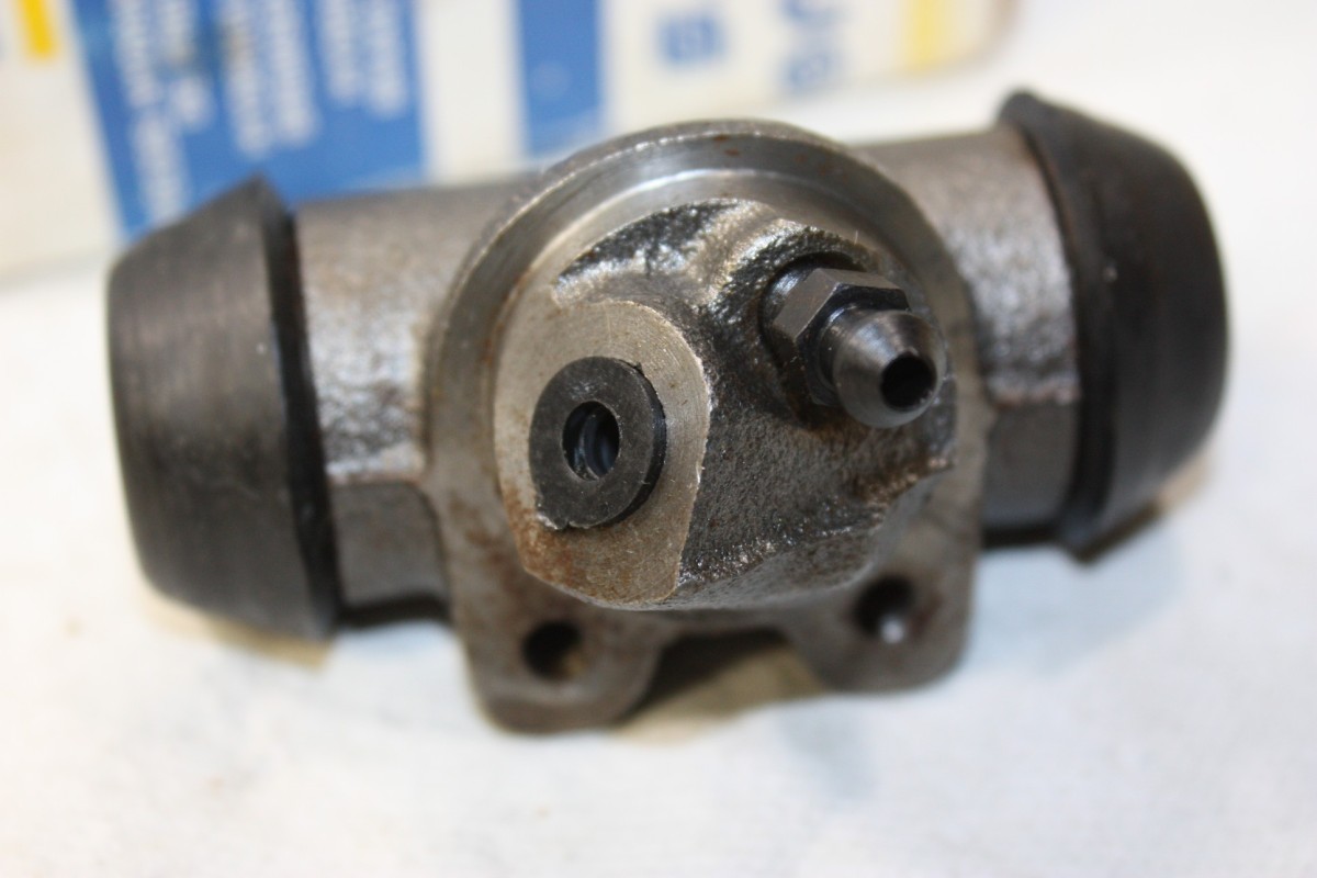 CYLINDRE DE ROUE AVANT D/23,81mm...RENAULT R4 GTL R4F4 R4F6 R5 R6 L...