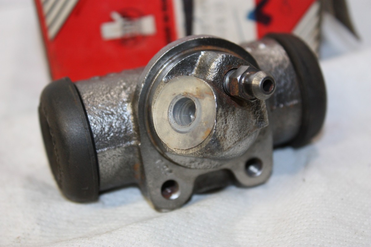 CYLINDRE DE ROUE AVANT D/23,81mm...RENAULT R4 GTL R4F4 R4F6 R5 R6 L...