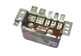 REGULATEUR BOSCH 14V 0190219001 POUR ALLUMEURS DYNASTARTS...INNOCENTI LAMBRO BMW ISETTA ??