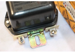 REGULATEUR PARIS RHONE 12V AYB 2123 POUR ALTERNATEURS TRIPHASES...AUTOS DIVERS