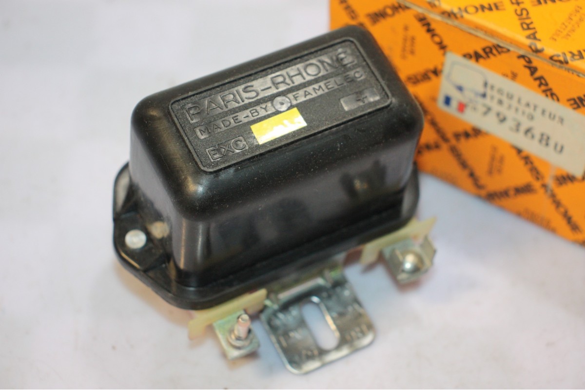 REGULATEUR PARIS RHONE 12V AYB 2110 POUR ALTERNATEURS...AUTOS DIVERS