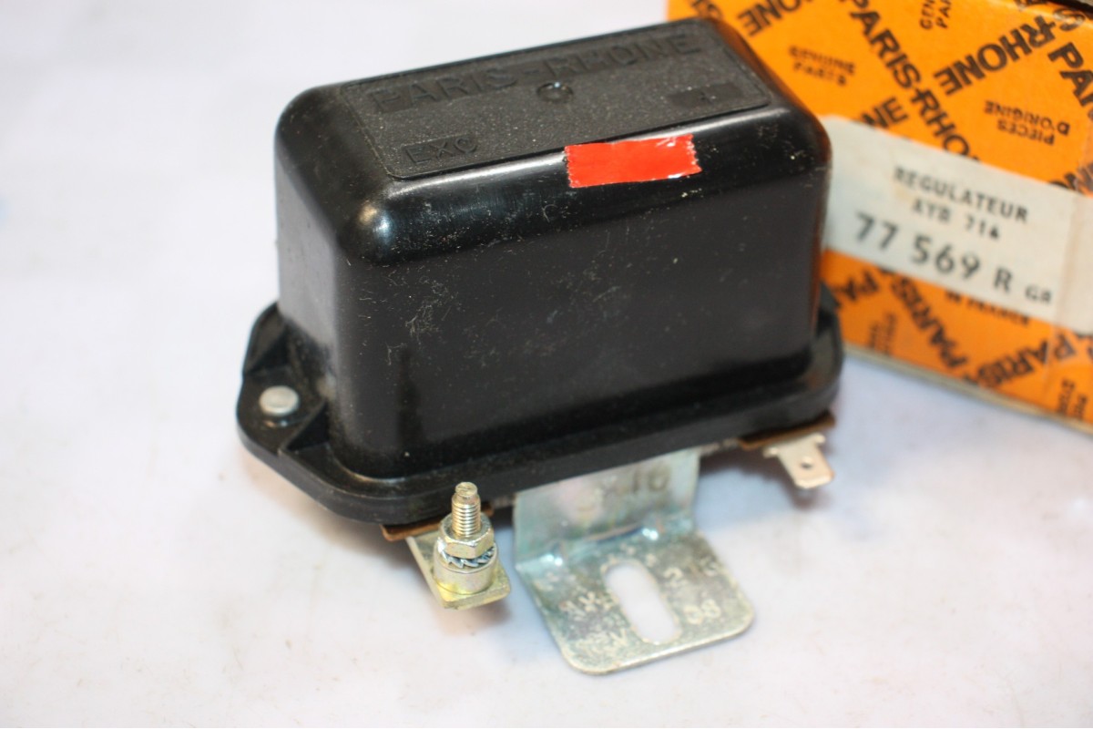REGULATEUR PARIS RHONE 12V AYB 216 POUR ALTERNATEURS MONOPHASES...AUTOS DIVERS