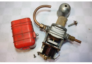 POMPE A ESSENCE ELECTRIQUE AUTOPULSE 6V MODELE 500...PORSCHE 356 55...