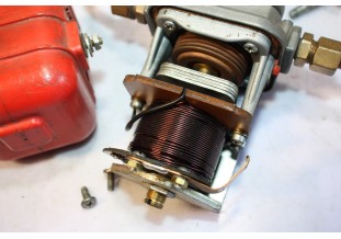 POMPE A ESSENCE ELECTRIQUE AUTOPULSE 6V MODELE 500...PORSCHE 356 55...