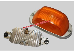 FEU AV/AR CLIGNOTANT HELLA K22603 2BA001217-031...AUTOS CAMIONS TRACTEURS DIVERS