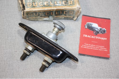 COUPE CIRCUIT DE BATTERIE DUCELLIER 1029 BOUTON POUSSOIR...TRACTION 203 403 ARONDE  CAMIONS TRACTEURS