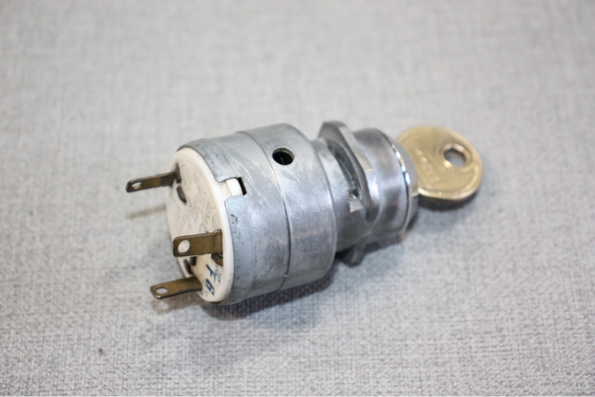 COMMUTATEUR DE DEMARRAGE A CLEFS PK LMP 506 3 BORNES...AUTOS TRACTEURS CAMIONS ANCIENS