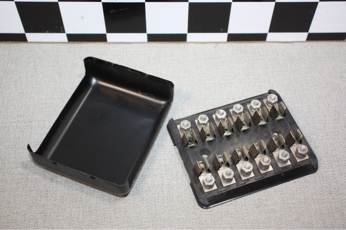 BORNIER FERRAND 5444 POUR 6 FUSIBLES EN VERRE...AUTOS TRACTEURS CAMIONS ANCIENS