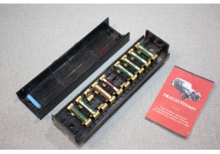 BOITE A FUSIBLES RKG 30 FICHES PLATES...PEUGEOT 104 AUTOS ANCIENNES