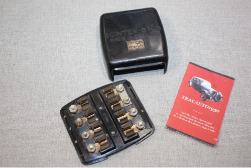 BOITE A FUSIBLES SCINTEX 6740  4 FUSIBLES...AUTOS ANCIENNES DIVERS