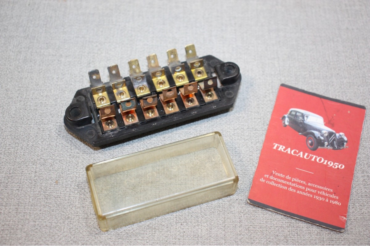 BOITE A FUSIBLES FORD 11409719 6FUSIBLES...FORD DIVERS