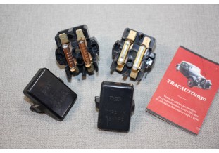 LOT DE 2 BOITES A FUSIBLES DAV 2 FUSIBLES...AUTOS ANCIENNES DIVERSES