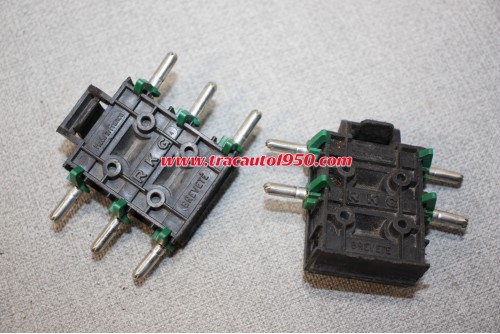 LOT DE 2 BOITES A FUSIBLES RGK 5 FUSIBLES 10 AMP...SIMCA TALBOT CHRYSLER