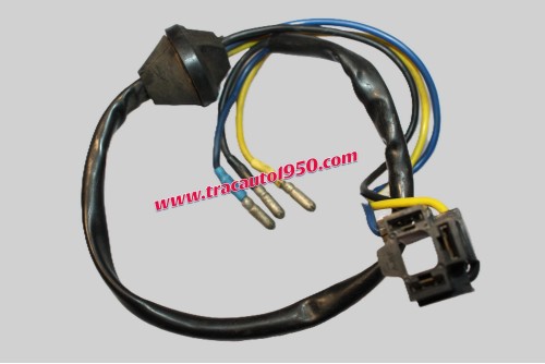 UN CONNECTEUR CODE/PHARE/H4...AUTOS DIVERS