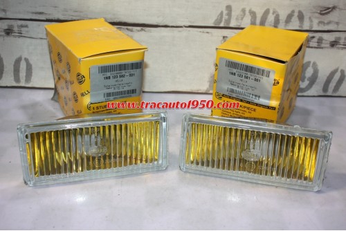 UNE PAIRE DE FEUX ADDITIONNELS HELLA ANTIBROUILLARDS...BMW E30