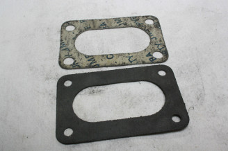 LOT DE 2 JOINTS D'EMBASE DE CARBURATEUR...AUTOS ANCIENNES DIVERS -...
