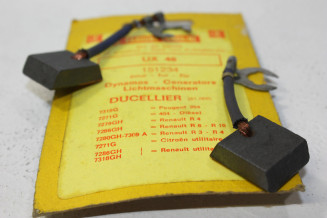 CHARBONS UX 48 POUR DYNAMOS 12V DUCELLIER...2CV AMI ID DS HY R4 R8 ...