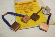 CHARBONS PSX 122-123-124 POUR DEMARREUR PARIS RHONE...POUR CITROEN ...