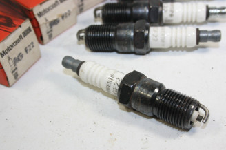JEU DE 4 BOUGIES MOTORCRAFT AGF22...504 V6 ALPINE A310 R5 ALPINE VI...