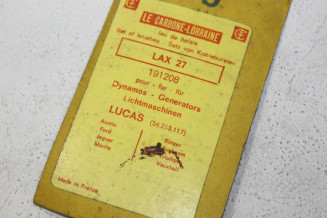 CHARBONS LAX 27 POUR DYNAMOS LUCAS...POUR SINGER VOGUE 11 - Tracaut...