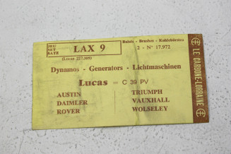 CHARBONS LAX 9 POUR DYNAMOS LUCAS...POUR AUSTIN DAIMLER ROVER TRIUM...