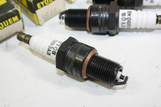 JEU DE 4 BOUGIES EYQUEM 80 LS...SIMCA 1000 RALLYE MATRA RENAULT R5 ...