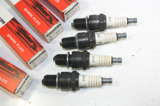 JEU DE 4 BOUGIES MOTORCRAFT AG4...SIMCA 4 1000 RALLYE MATRA RENAULT...