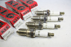 JEU DE 4 BOUGIES KLG 800 LJS...AUTOS CAMIONS DIVERS Voir descriptif...