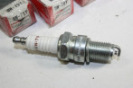 JEU DE 4 BOUGIES CHAMPION UN79Y..CITROEN SM RENAULT R15 FUEGO SIMCA...