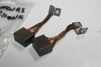 CHARBONS PSX 59 POUR DEMARREURS 6V PARIS RHONE...CITROEN 2CV - Trac...