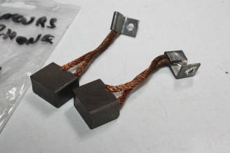 CHARBONS PSX 59 POUR DEMARREURS 6V PARIS RHONE...CITROEN 2CV - Trac...